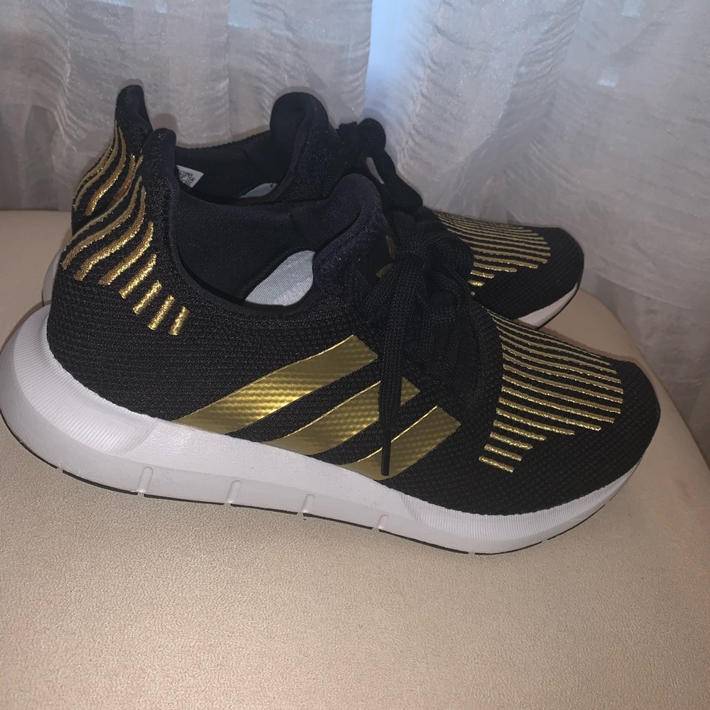 Adidas Swift Run
